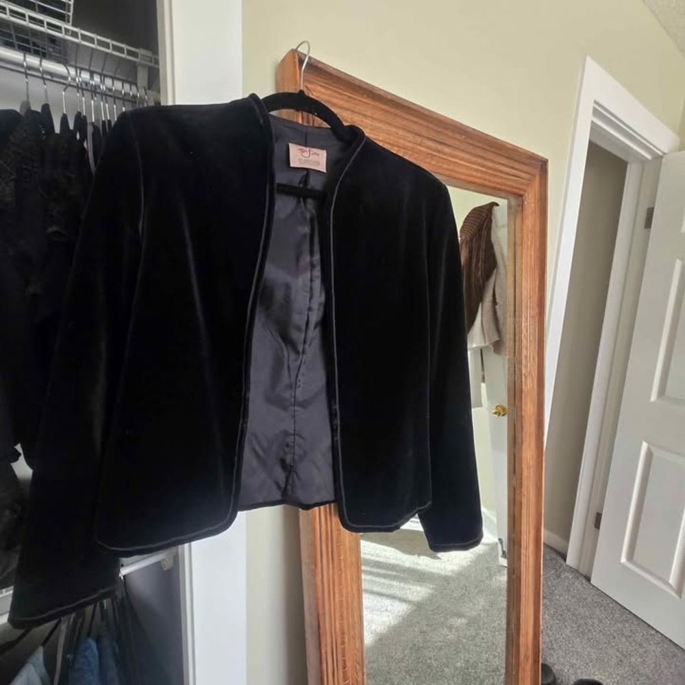 TanJay Black Velvet Women's Blazer